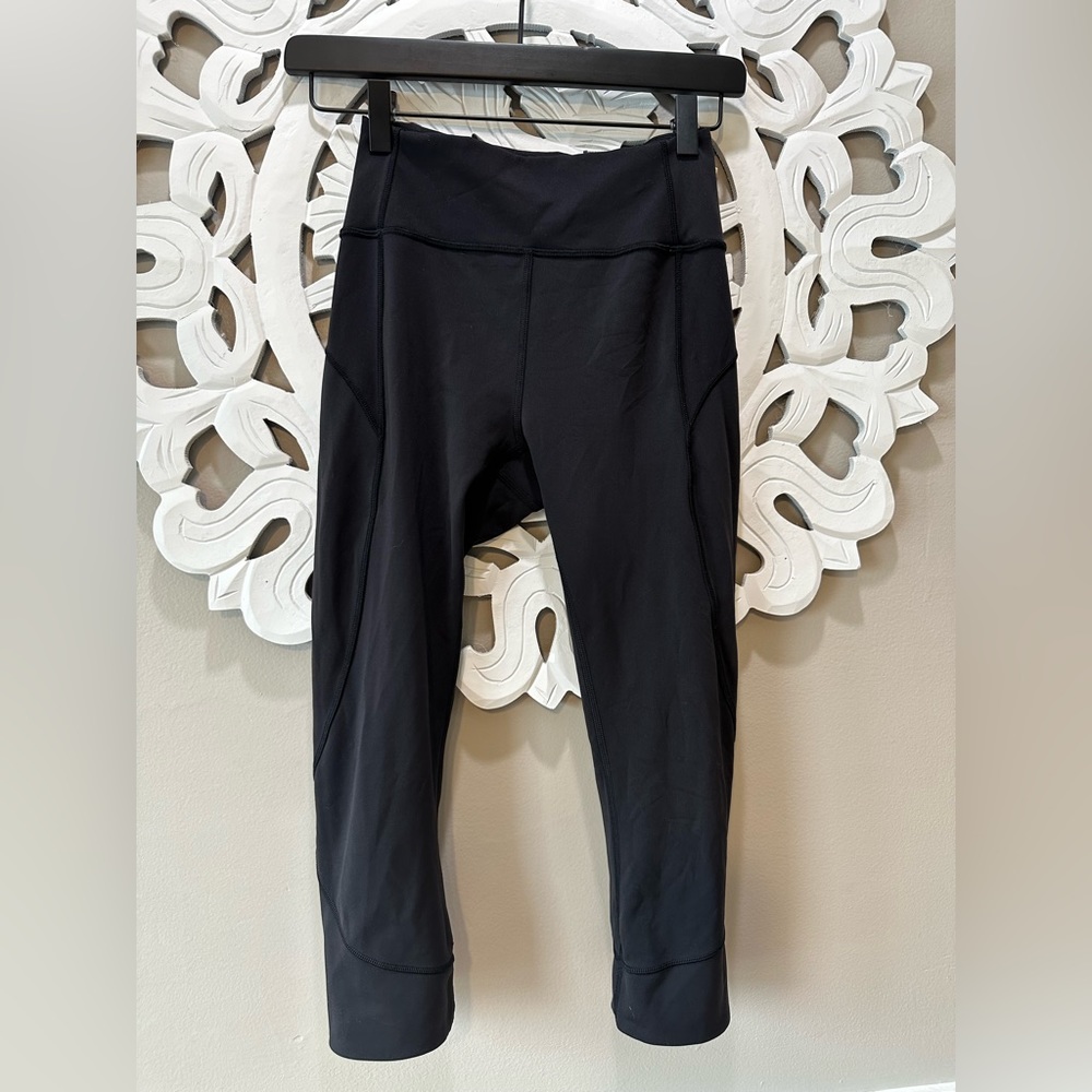 Lululemon wunder train high rise tight legging, 25”, like new, no pilling